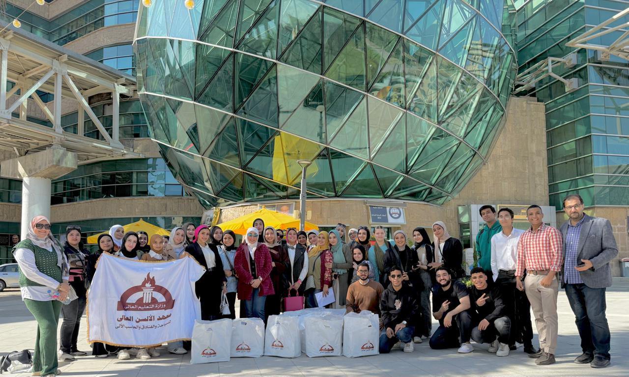 معهد الألسن العالي ينظم زيارة لمستشفى 57357 في إطار تعزيز المشاركة المجتمعية