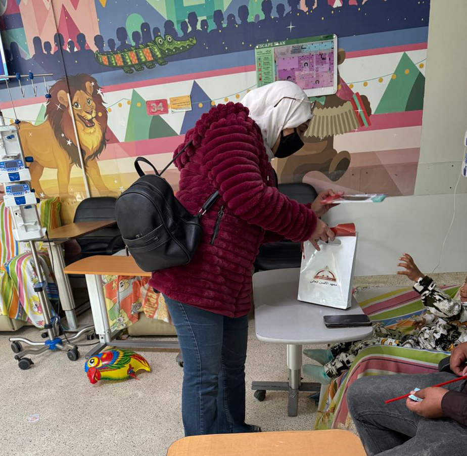 معهد الألسن العالي ينظم زيارة لمستشفى 57357 في إطار تعزيز المشاركة المجتمعية