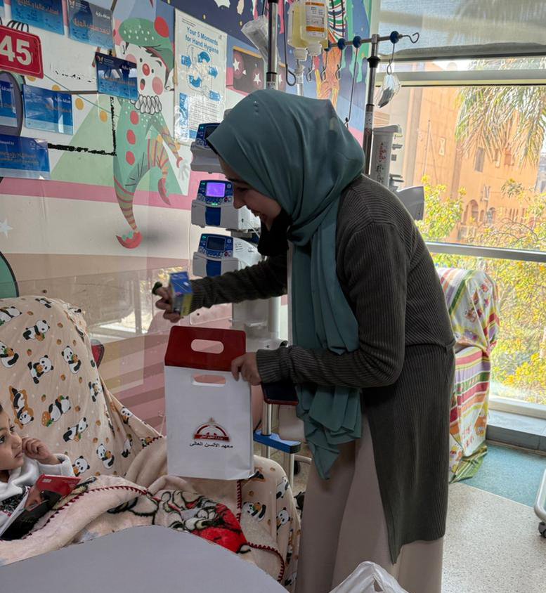 معهد الألسن العالي ينظم زيارة لمستشفى 57357 في إطار تعزيز المشاركة المجتمعية